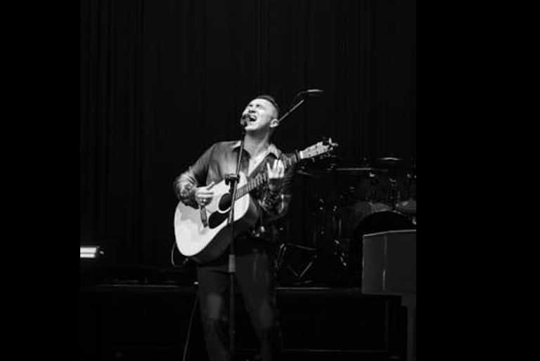 Johnny lau está de regreso: Presenta su último trabajo ¨En un millón¨